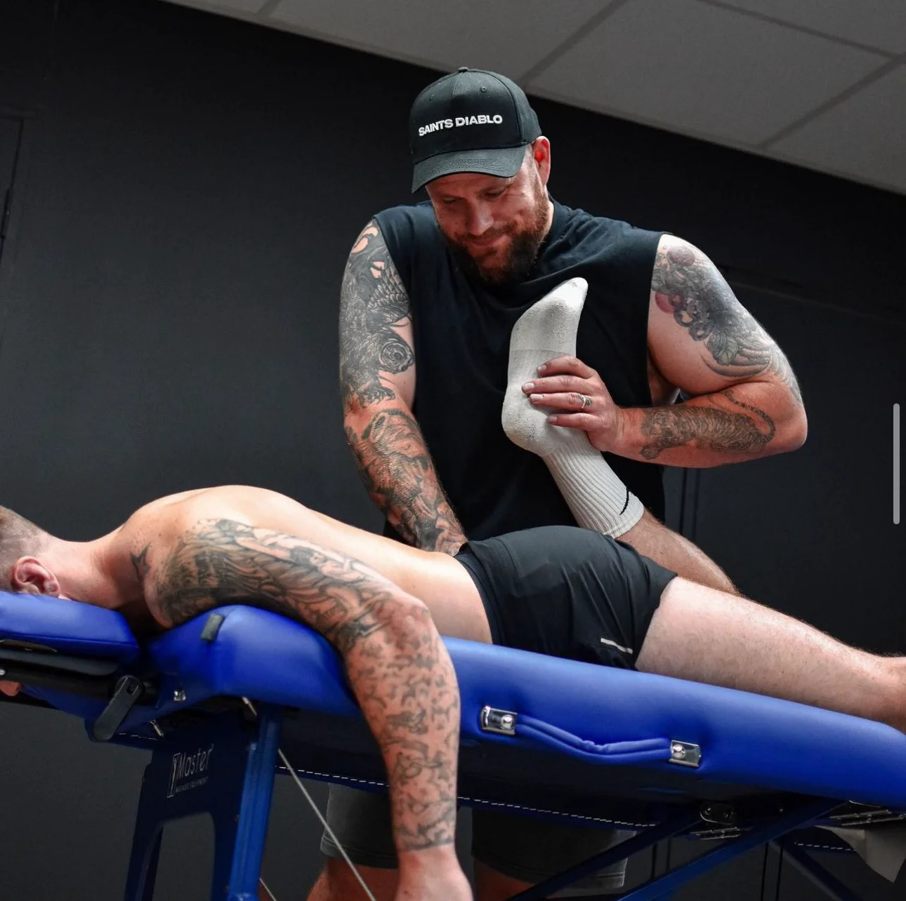 Image showing client recieving lower body treatment